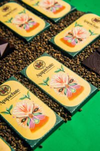 80% cacao La Reina Especiada  (cardamomo 15g)